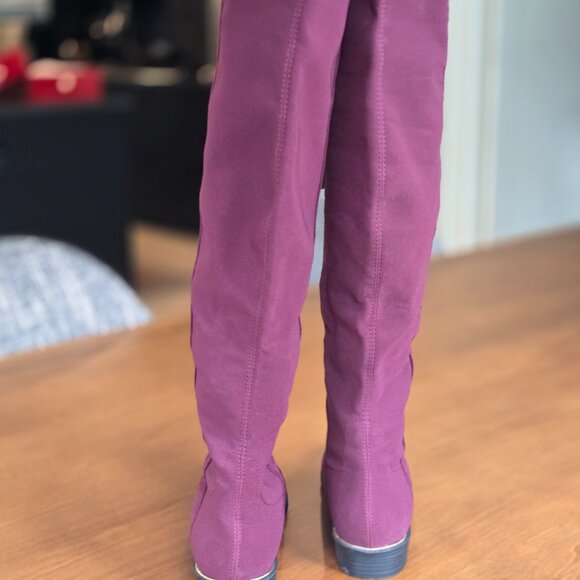 Women's Guess Knee High Dark Red Boots - Picture 5 of 6